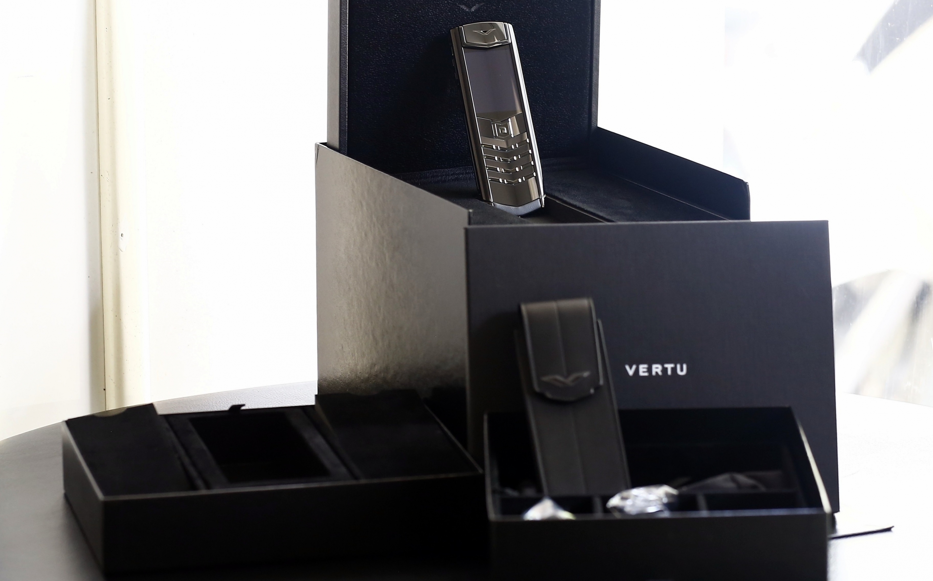 Họ thường không biết cách thể hiện đẳng cấp cho đến khi tới Cuong.vn 03