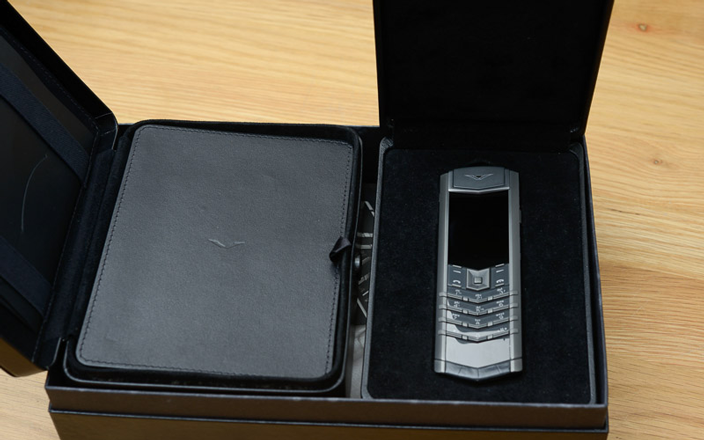 Pin điện thoại Vertu cũ có được bảo hành không?