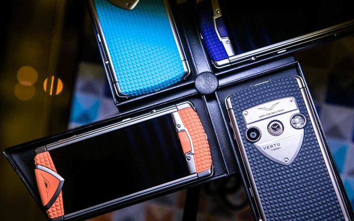 Vertu Constellation Touch 01