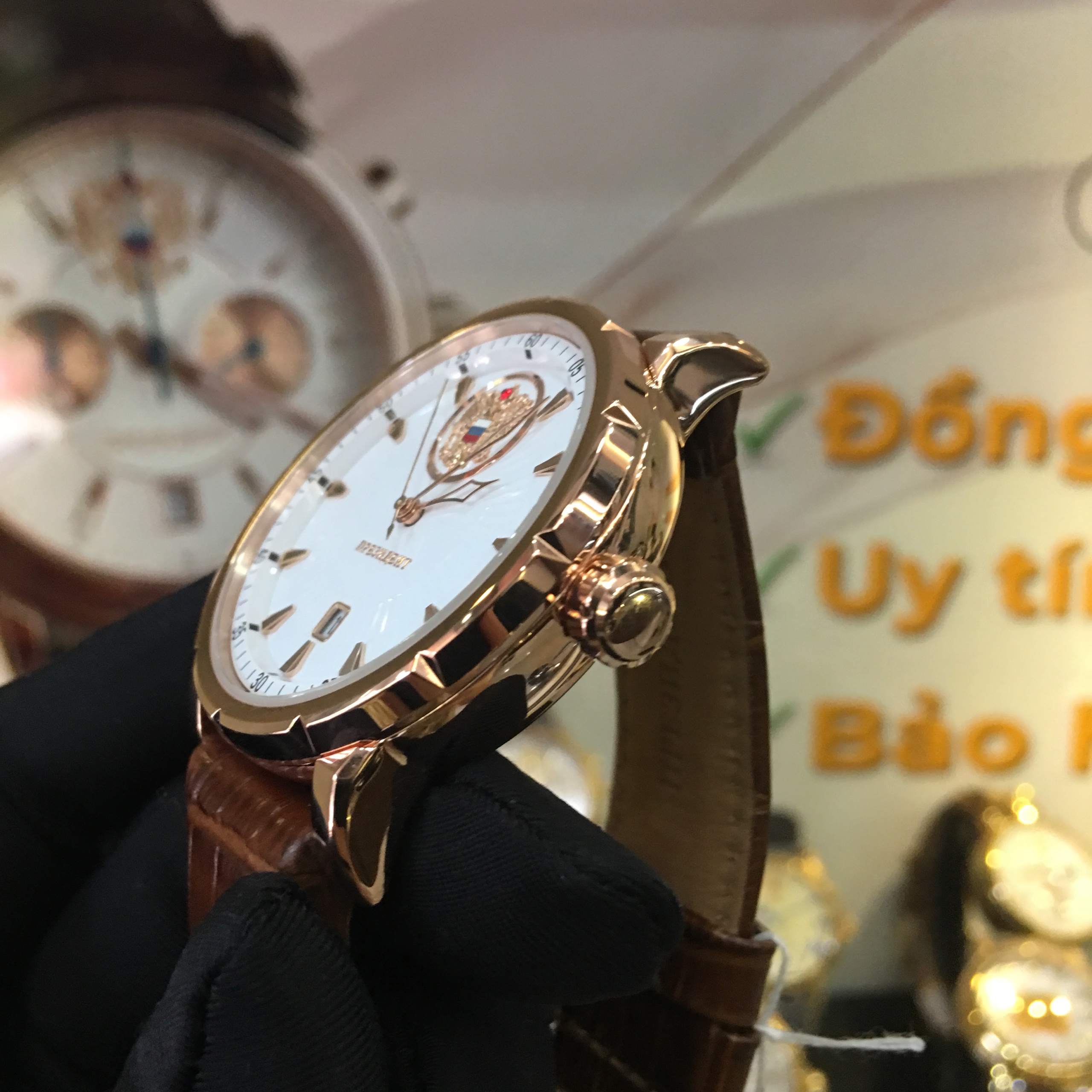 Đồng hồ President Carving White 01