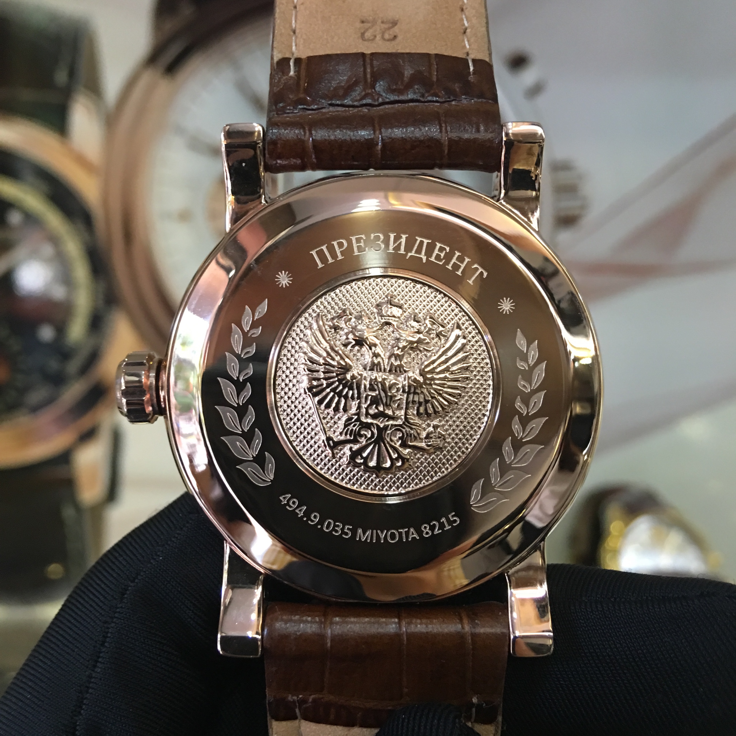 Đồng hồ President Carving White 03