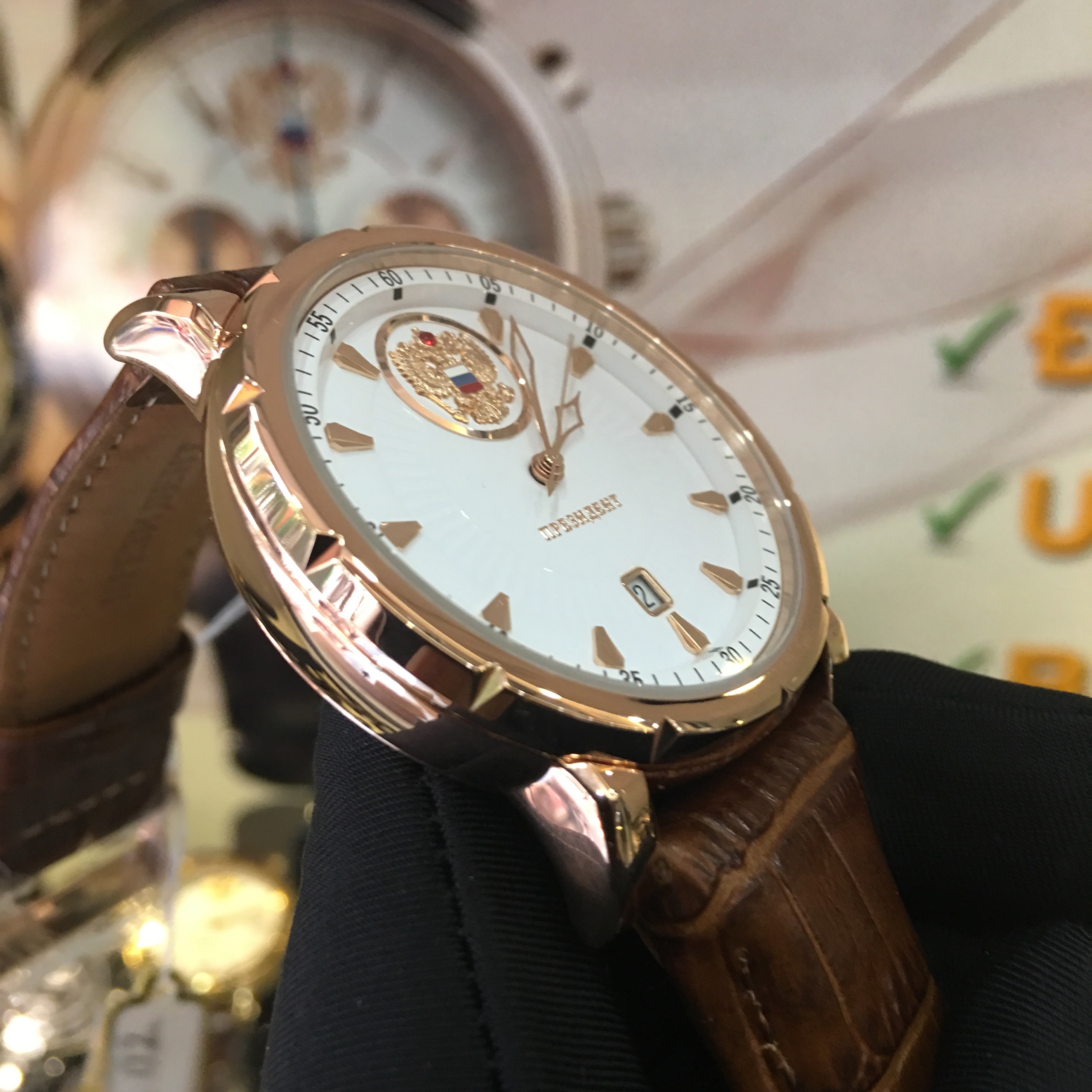 Đồng hồ President Carving White